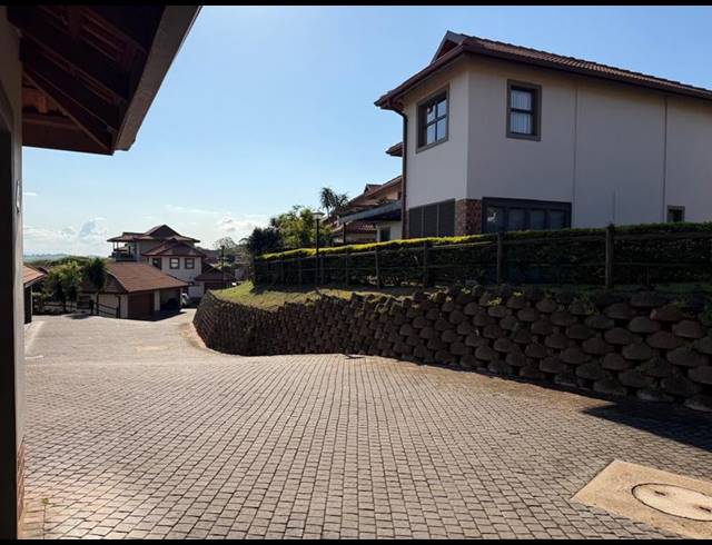 3 BEDROOM TOWNHOUSE FOR SALE IN IZINGA